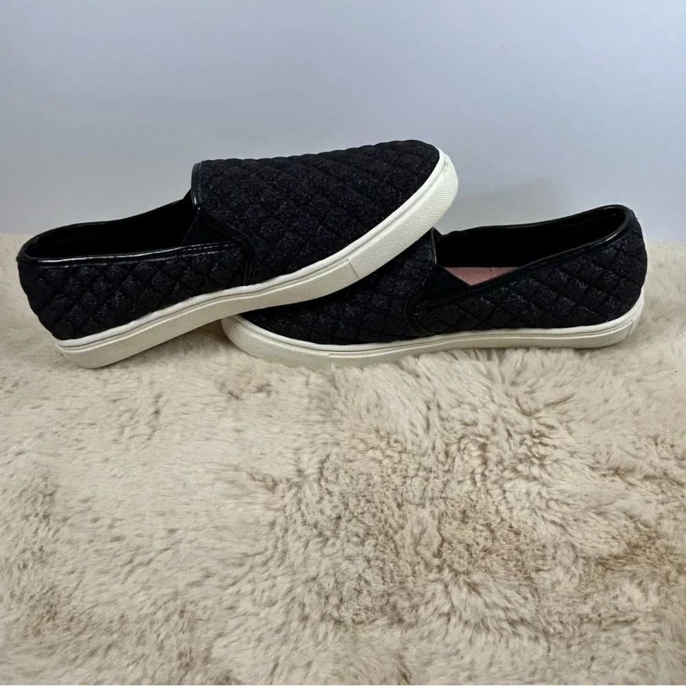Wonder Nation Black‎ Quilted Glittering Sneakers